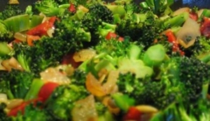 Nakrájená brokolice se zeleninou 