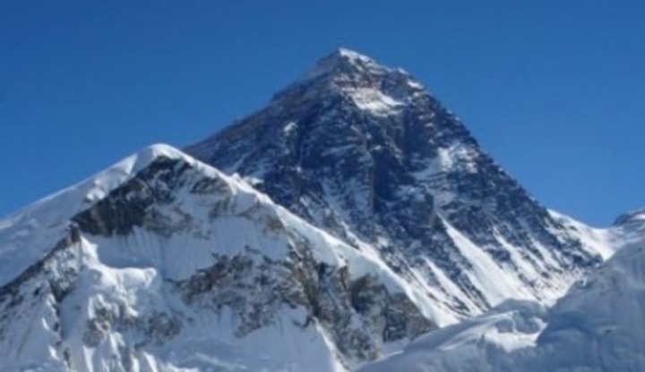 Zsněžená hora Mount Everest