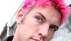 Muž s růžovými vlasy 